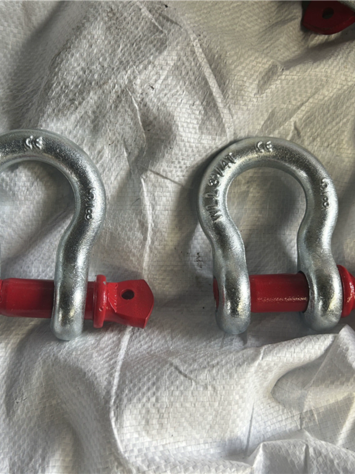 American bow shackle, D-shaped shackle, national standard lifting shackle, high-strength marine U-shaped shackle, hook, horseshoe array fruit