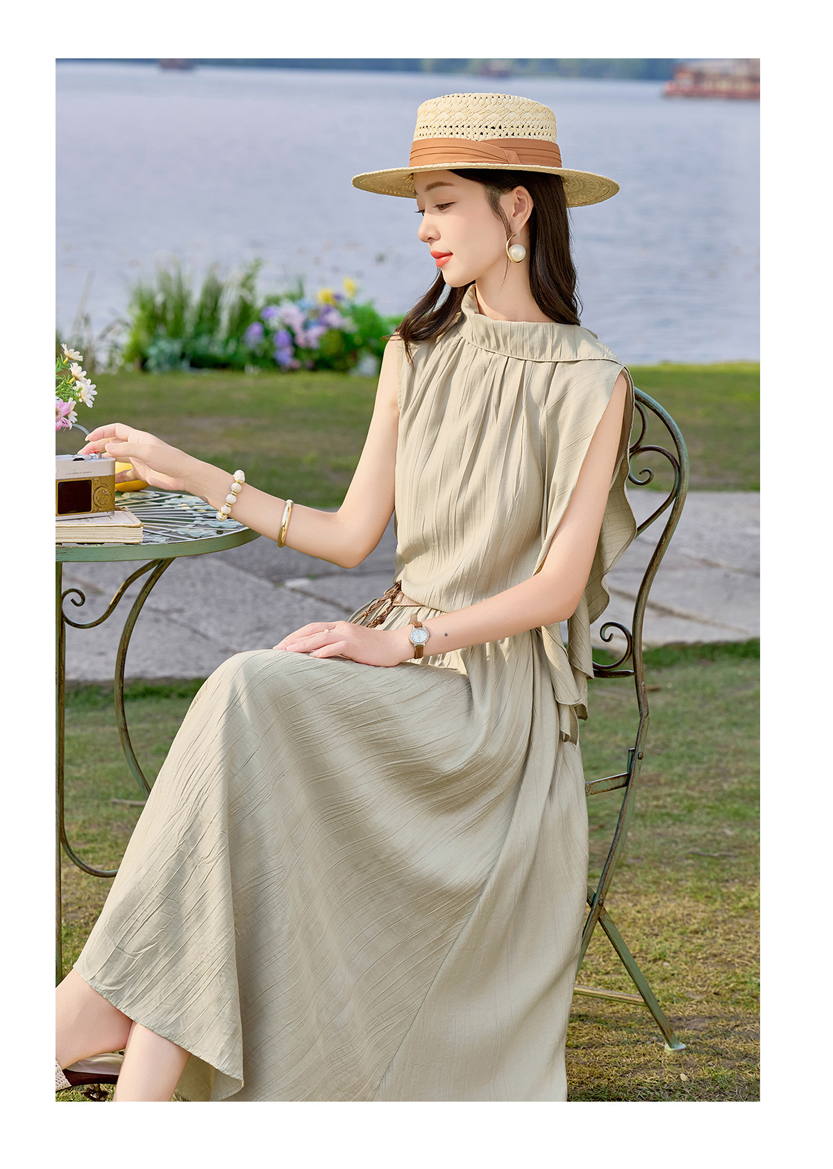 Bộ hai mảnh gồm áo không tay và chân váy midi phong cách thanh lịch — màu đen, màu trắng ngà, xanh lá cây chi tiết 15