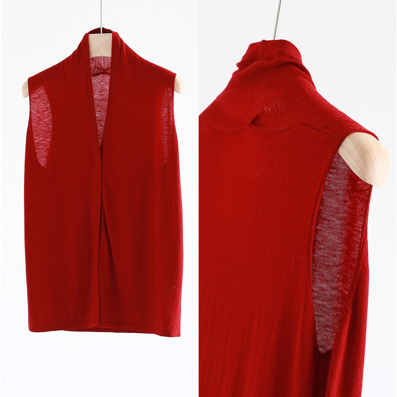 Autumn and winter CHAO fine wool dark placket intellectual commuter solid color knitted vest loose slim French commuter V-neck