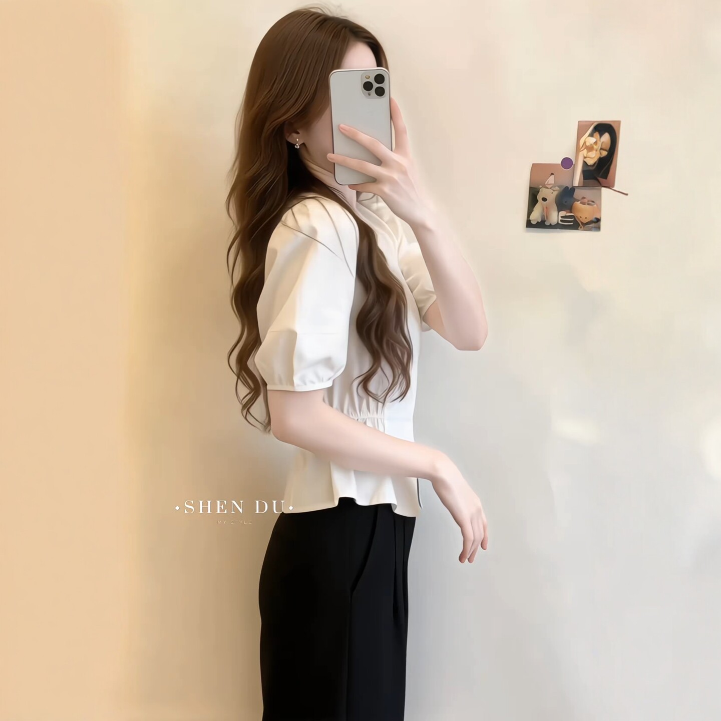 Áo sơ mi ngắn tay trắng nữ tính, dáng ôm eo, phong cách trẻ trung — màu trắng chi tiết 4