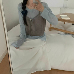 韩系新款设计感单排扣短款宽松叠穿小背心吊带羊毛混纺针织小外搭
