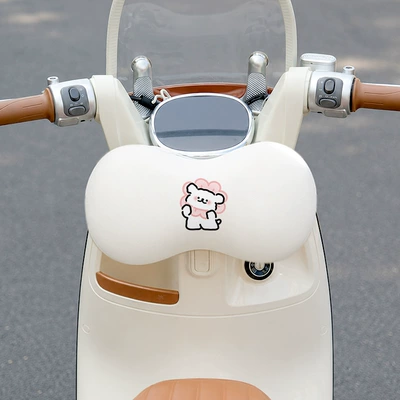 collisions, adorable accessory, Elektromobil üçün bamper qoruyucu yastıqlar - floral-pattern-white-dog