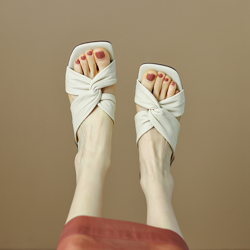 Sandal cao gót nữ hở mũi da cừu đế thô gót 7 cm — Màu đậu