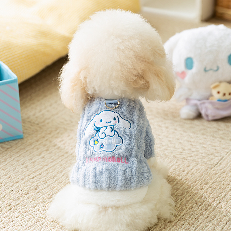 Otoño y invierno para perros calientes serie conjunta de Sanrio dos piernas camisas de terciopelo para perros pequeños gatos peluche ropa de perro