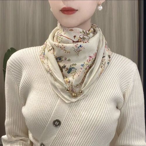 2024 New Warm Square Scarf Magnetic Buckle Triangular Silk Scarf Cotton Scarf Women’s Spring Autumn and Winter Style Scarf with Versatile Style
