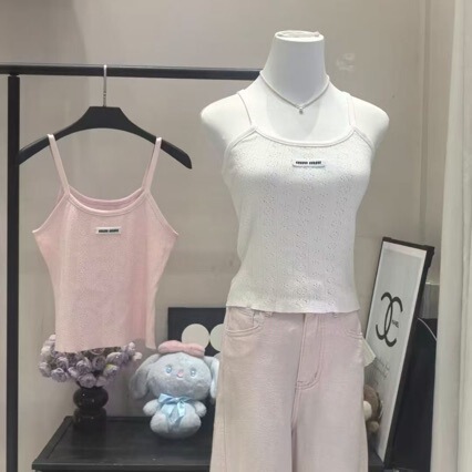 Miu European-Style High-Quality 2026 Spring/Summer New Knit Ruffle Letter Print Sleeveless Pullover Tank Top Miu European-Style High-Quality 2026 Spring/Summer New Knit Ruffle Letter Print Sleeveless Pullover Tank Top