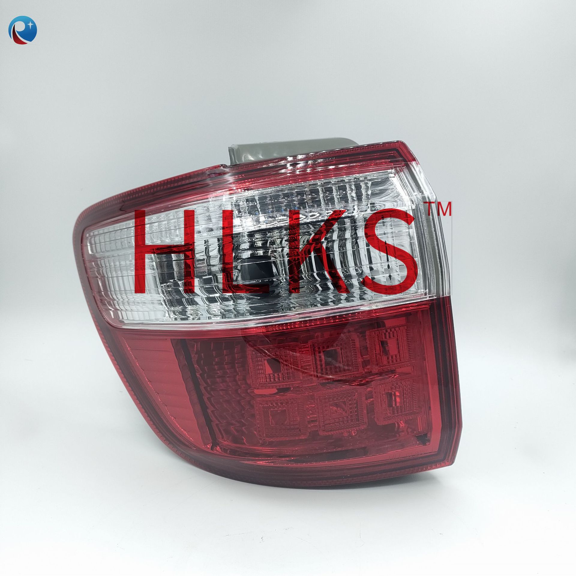 Adecuado para el conjunto de luces de freno Toyota FORTUNER Runner fuera de la luz trasera LHD