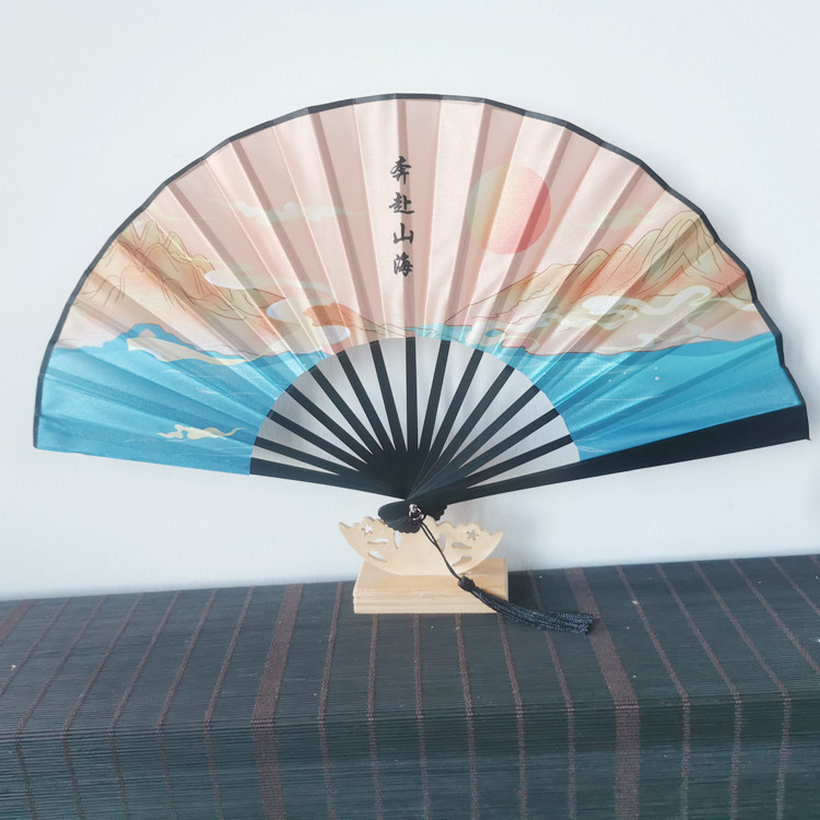 En stock Internet Celebrity fan hombres y mujeres retro estilo chino hanfu accesorios llevar 23cm satén plegable ventilador