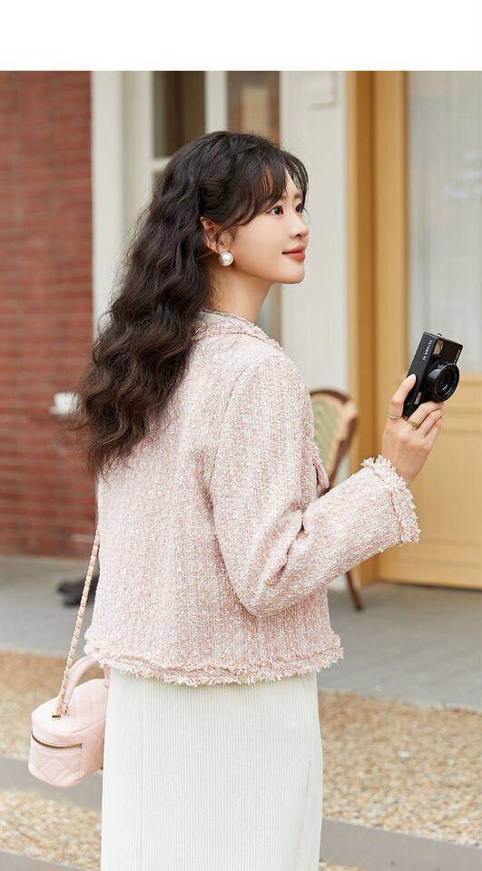 Áo khoác nữ ngắn dáng vải tweed viền tua rua, tay dài, form rộng — Hồng ngó sen chi tiết 20