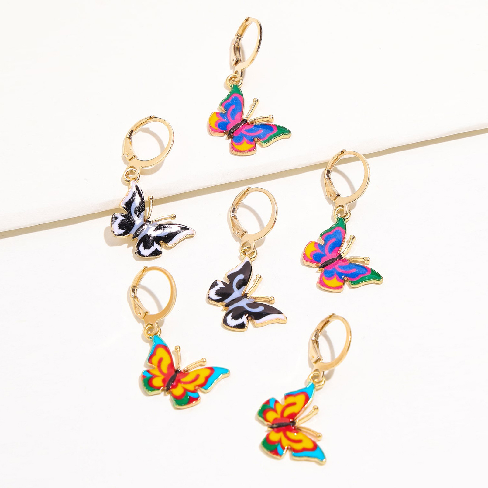 Boucles D&#39;oreilles En Alliage De Papillon Multicolore De Mode En Gros display picture 4