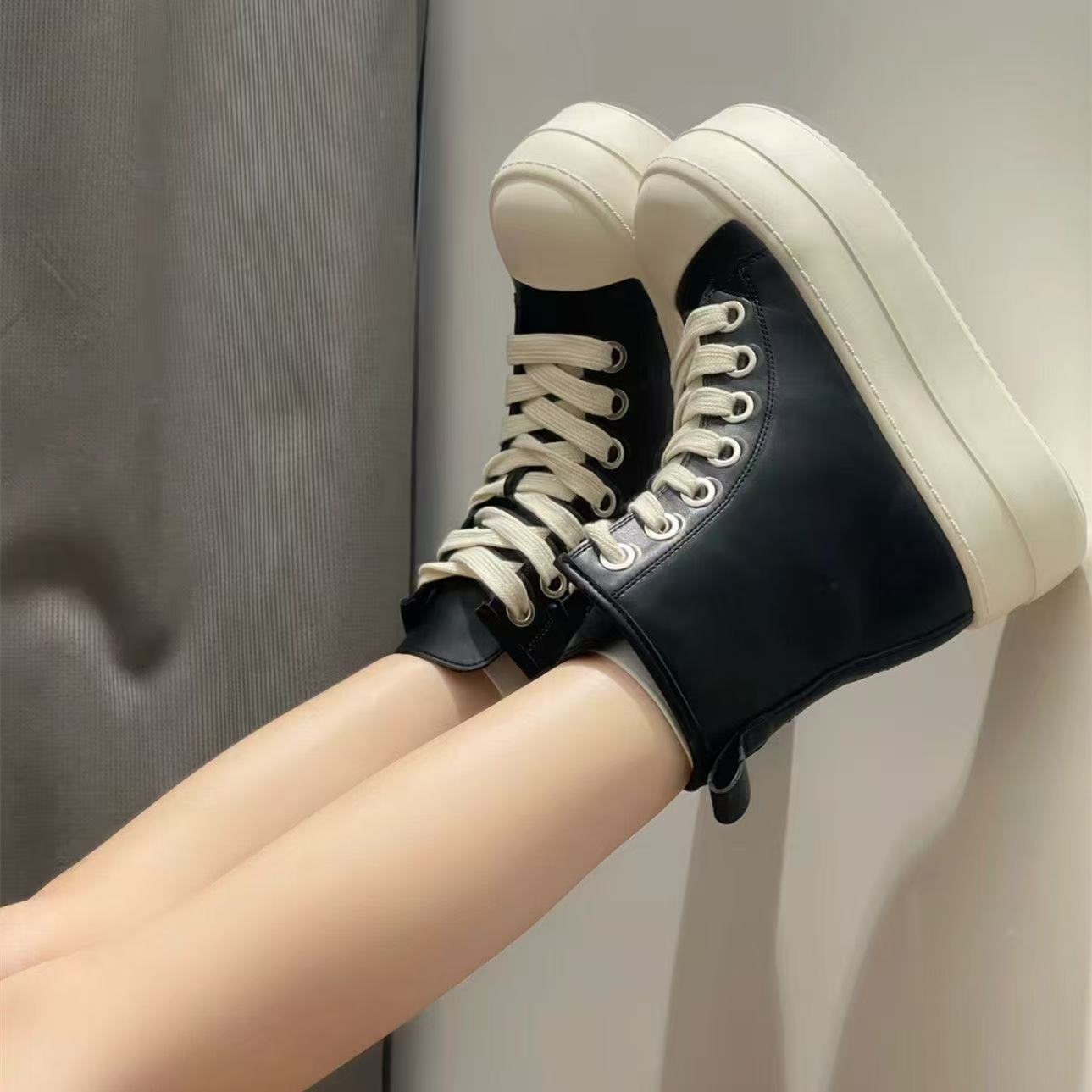 Gran Bretaña primavera y otoño nuevo estilo universal zapatos de mujer zapatos de altura alta con suela gruesa zapatos de altura ligera zapatos de tablero de moda