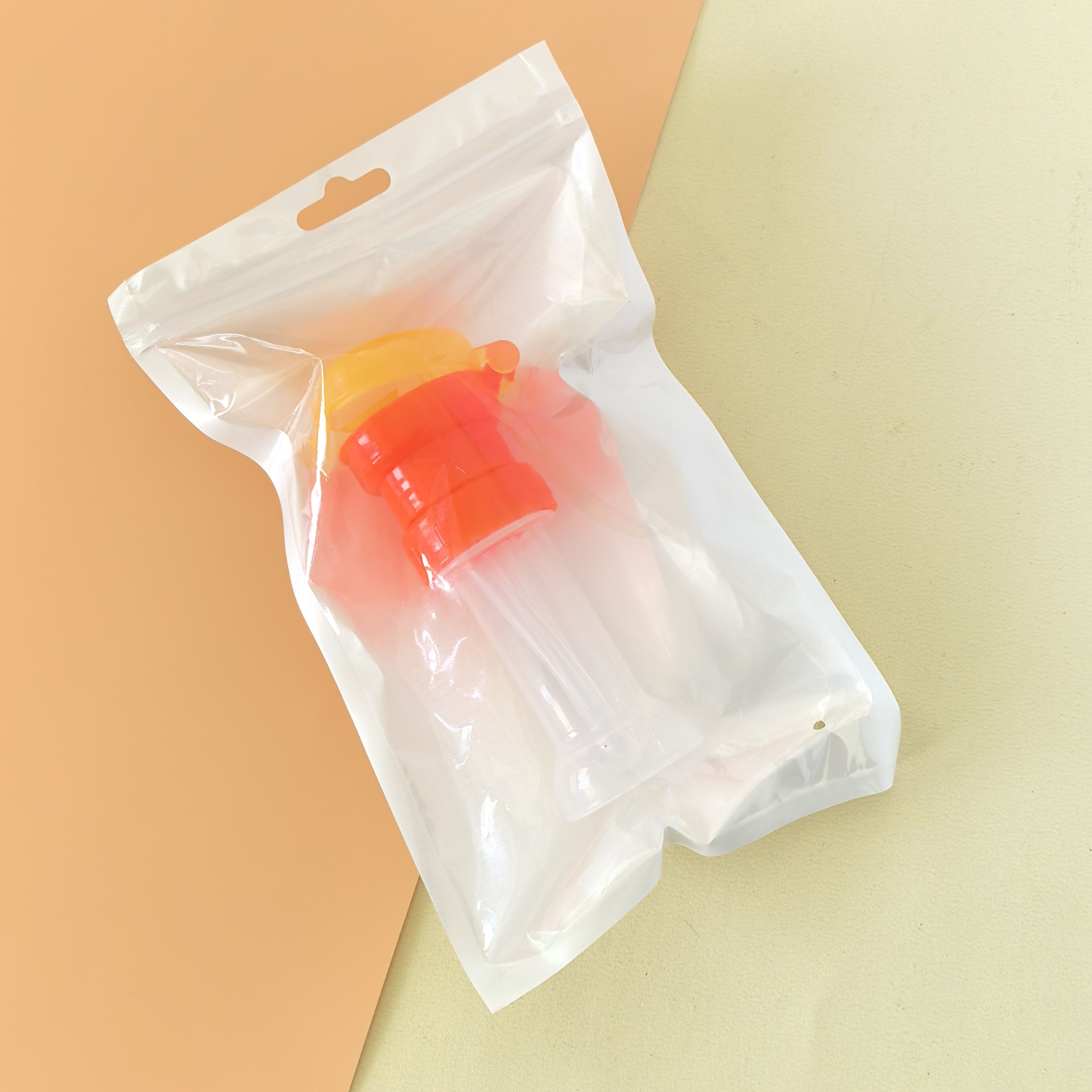 Tapa de paja nacarada en bolsa con botella - naranja