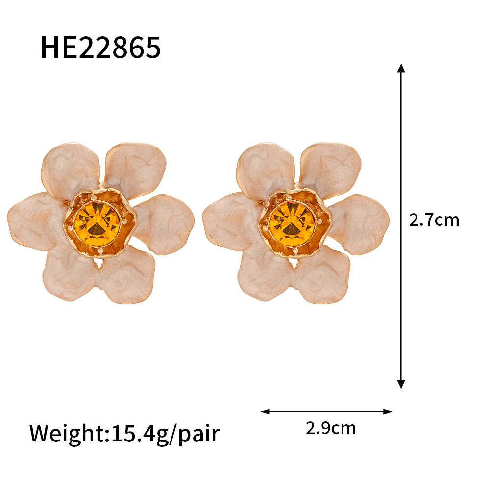 30g Weight 0.03µm Gold Plating Thickness Electroplating Gold Plating Process Alloy Ear Needle Material Copper Plated Plating Material Ear Studs Classification 1 Pair Quantity Holiday, Daily Occasion Alloy Material Flower Pattern Women's Gender Elegant, Retro Style Enamel Craft 1 Pair Elegant Retro Flower Enamel Alloy Drop Earrings Ear Studs 1