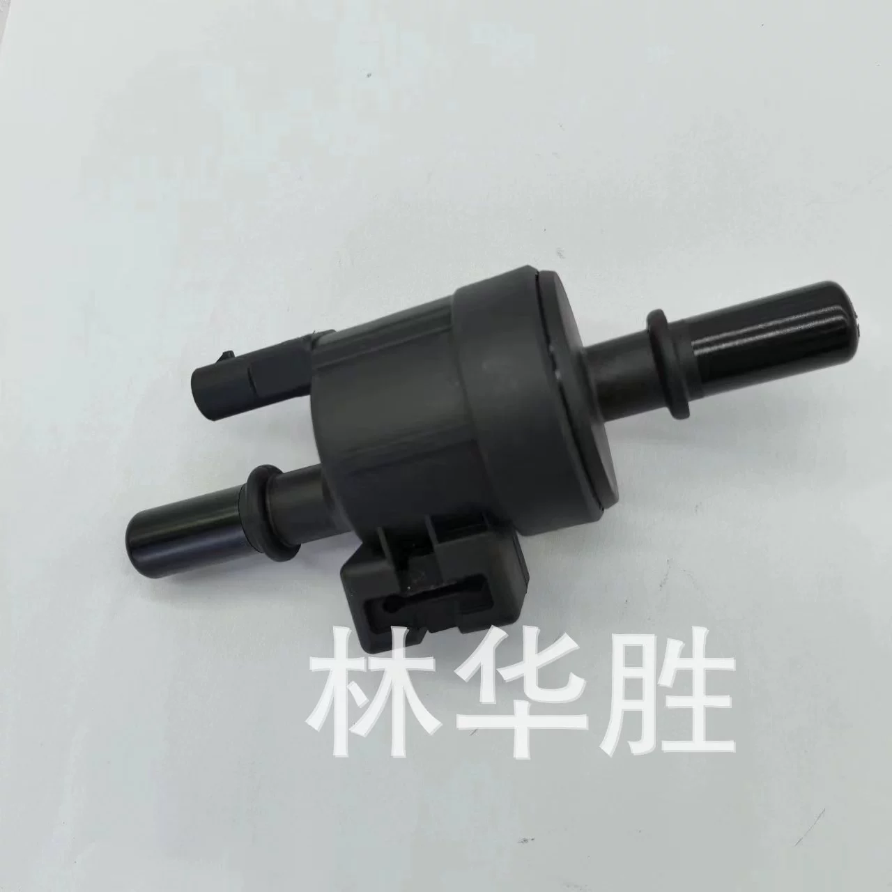 Подходит для Wuling Hongguang электромагнитный клапан угольного адсорбера F01R00KA03 23647319 F01R00Q032