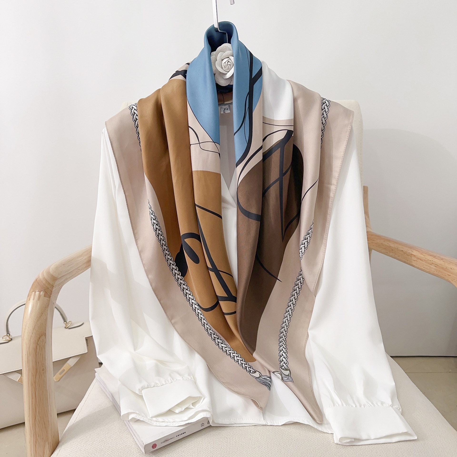 90 vacaciones de verano nuevas toallas cuadradas damas estilo extranjero playa de moda protector solar abrigo al por mayor