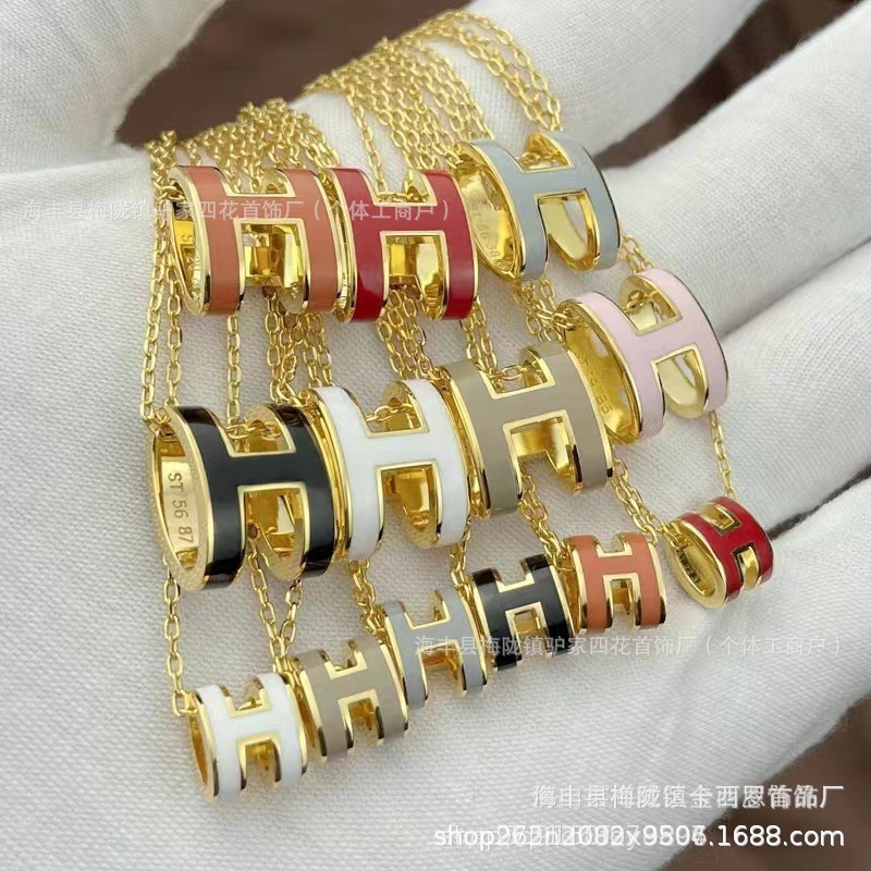 愛家高級版Hネックレス レディース 厚め18Kローズゴールドメッキ エナメルCNCペンダント おしゃれ 大きめ 小さいサイズ 鎖骨チェーン|undefined