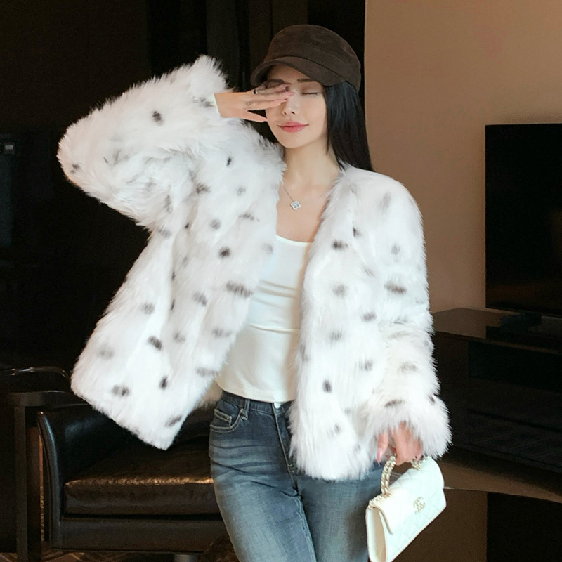 实拍韩版时尚新款领仿狐狸毛皮外套女环保年轻款短款毛毛外套