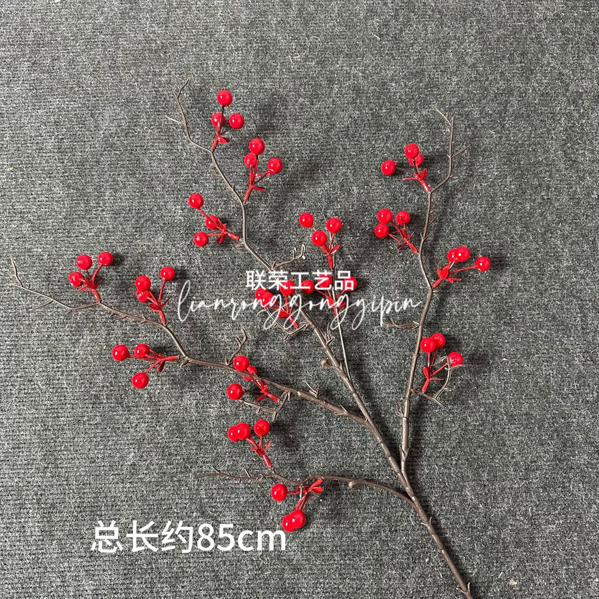 16 forks of red fruit