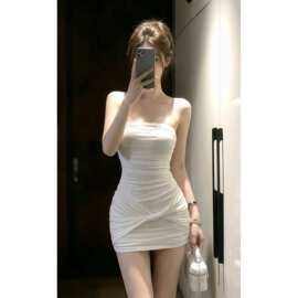 纯欲风性感甜辣白色抹胸连衣裙女包臀褶皱性感露肩修身扭结短裙