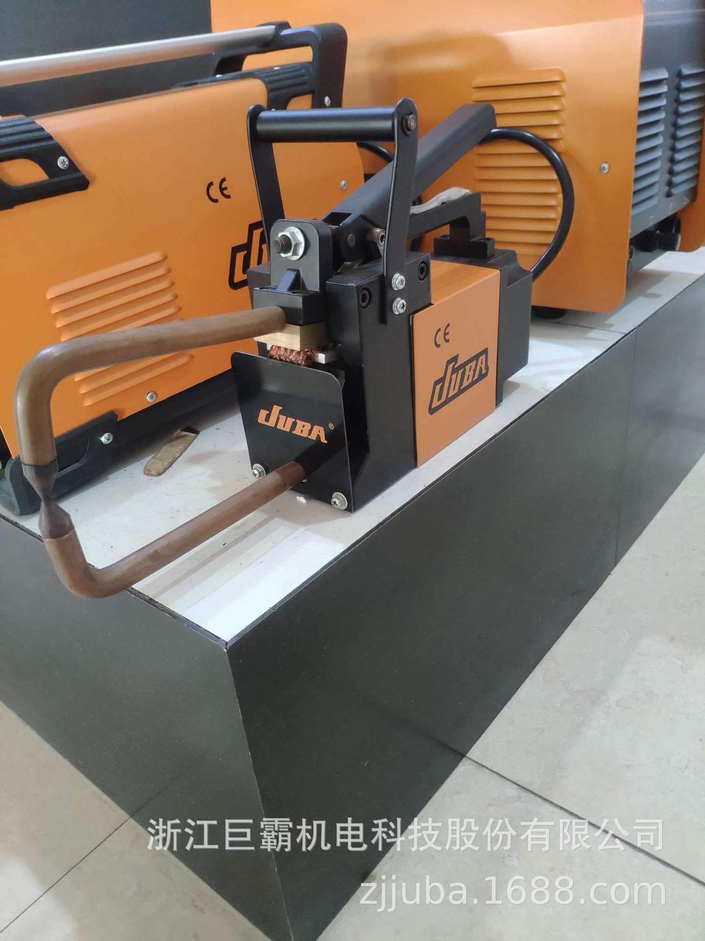 小型手持点焊机，焊接0.3+0.3~1.5+1.5mm 简单操作，方便焊接