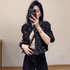 レトロ重工業高級感プリントデニムのショートコートの女性がゆったりしていて、やせたデザイン感があります。