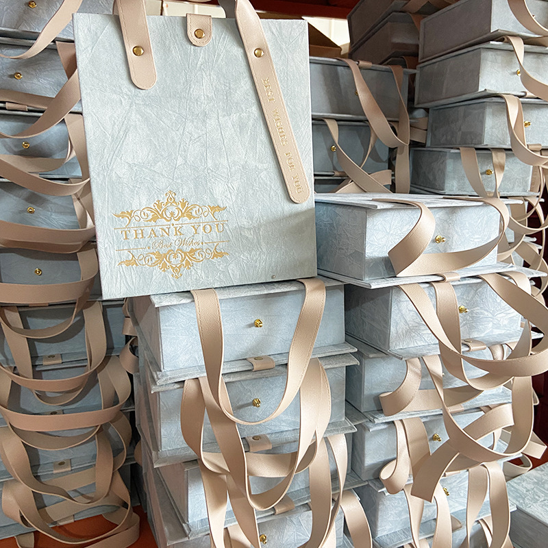 Souvenir Gift Box Low-price High-end Velvet Gift Box Valentine's Day Jewelry Cosmetics Bridesmaid Wedding Packaging Box