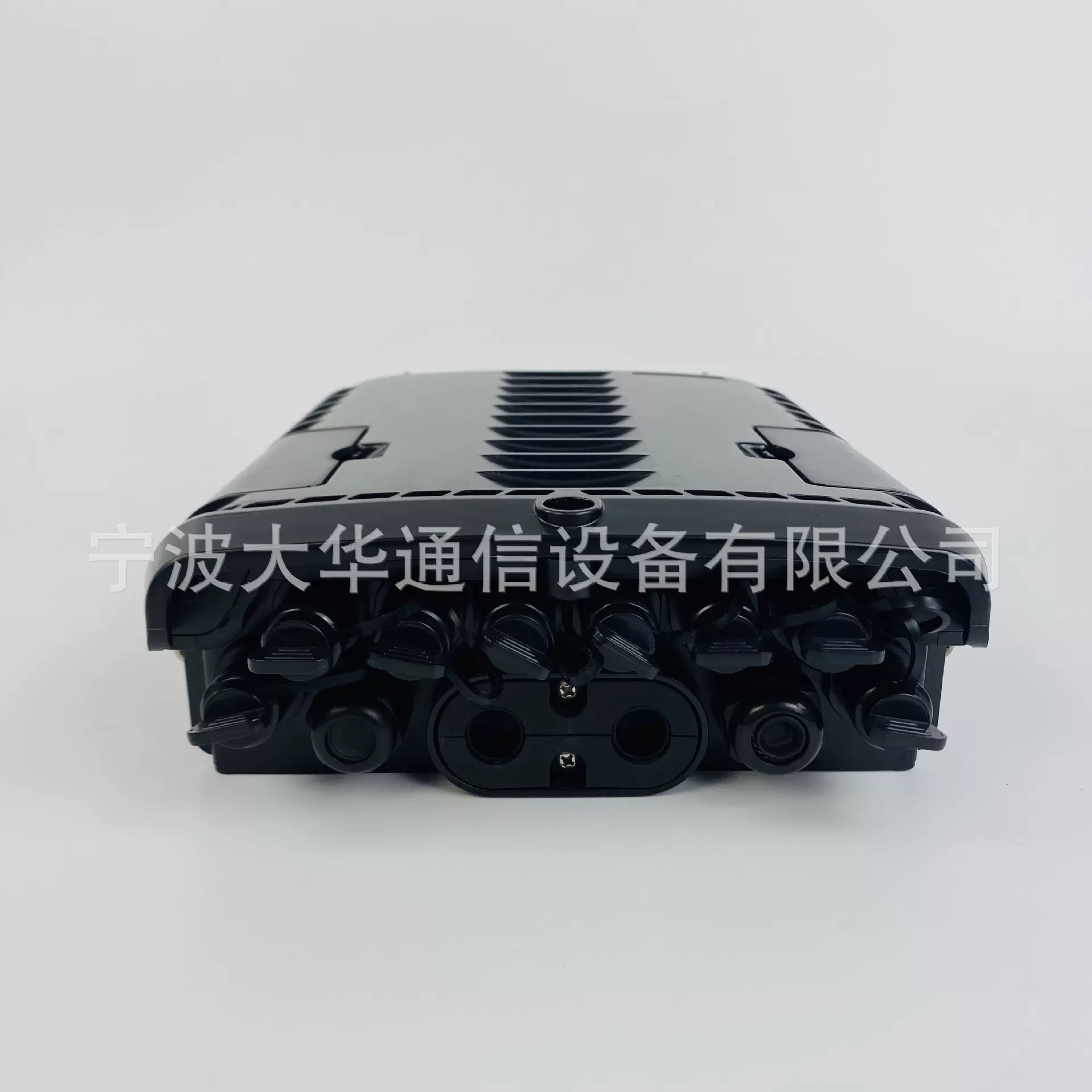 厂家供应户内户外壁挂或抱杆装置防水24芯预连接终端盒分光分纤盒