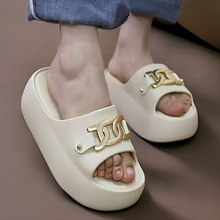 2025���¿�ŮЬ�n��W�������Ь�r�Л���һ�����⴩�ɸ�כ���Ь