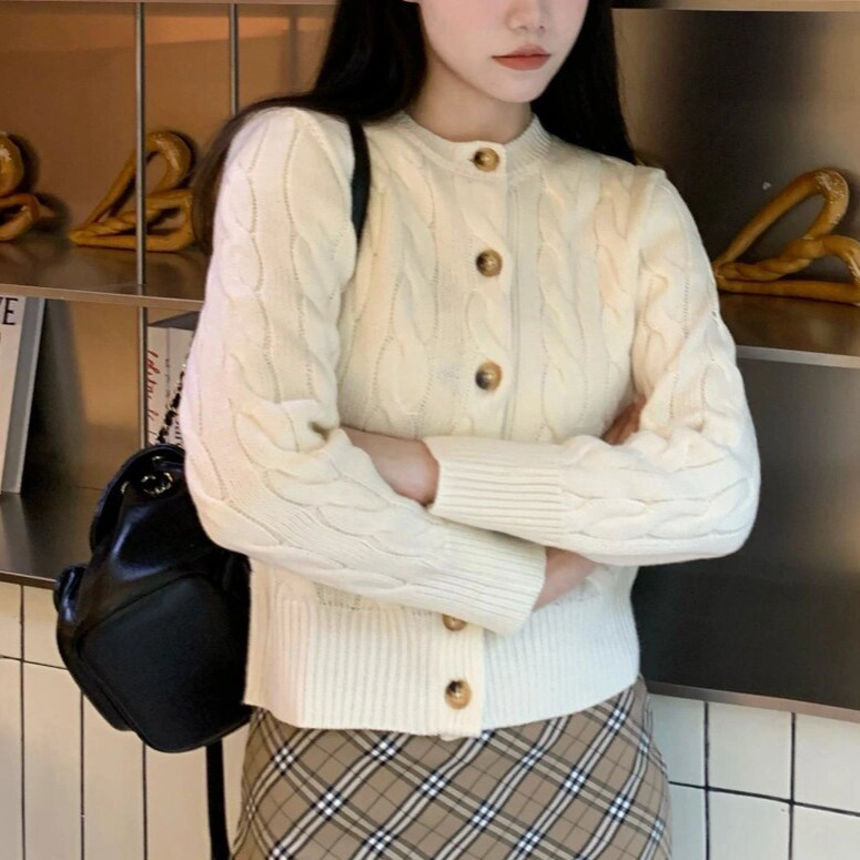 2025 New Autumn and Winter Cable Short Tops Versatile Gray Knitwear Cardigan Jacket Twist Knitwear Women's Inner Wear