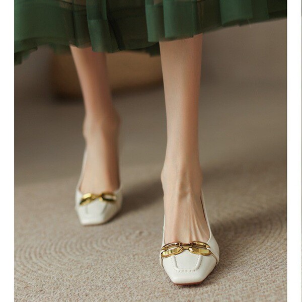 Fashionable retro shoes low-cut square toe