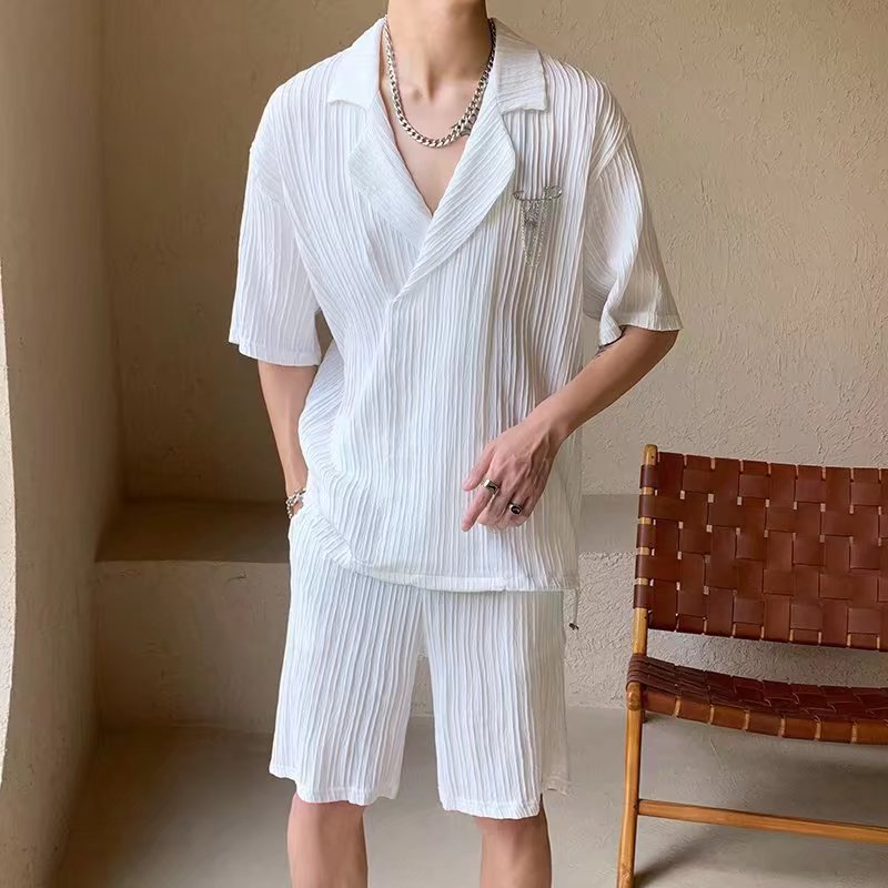 Traje japonés de verano, camisa de manga corta plisada, pantalones cortos casuales sueltos para hombres, traje de pareja de todo fósforo coreano