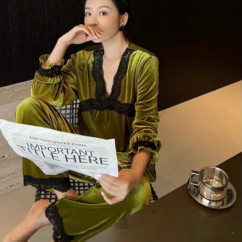 2024 New Casual Glitter Gold Velvet V Neck Design Niche Lace Elegant Outer Wear Pajamas Skin-Friendly Home Clothes