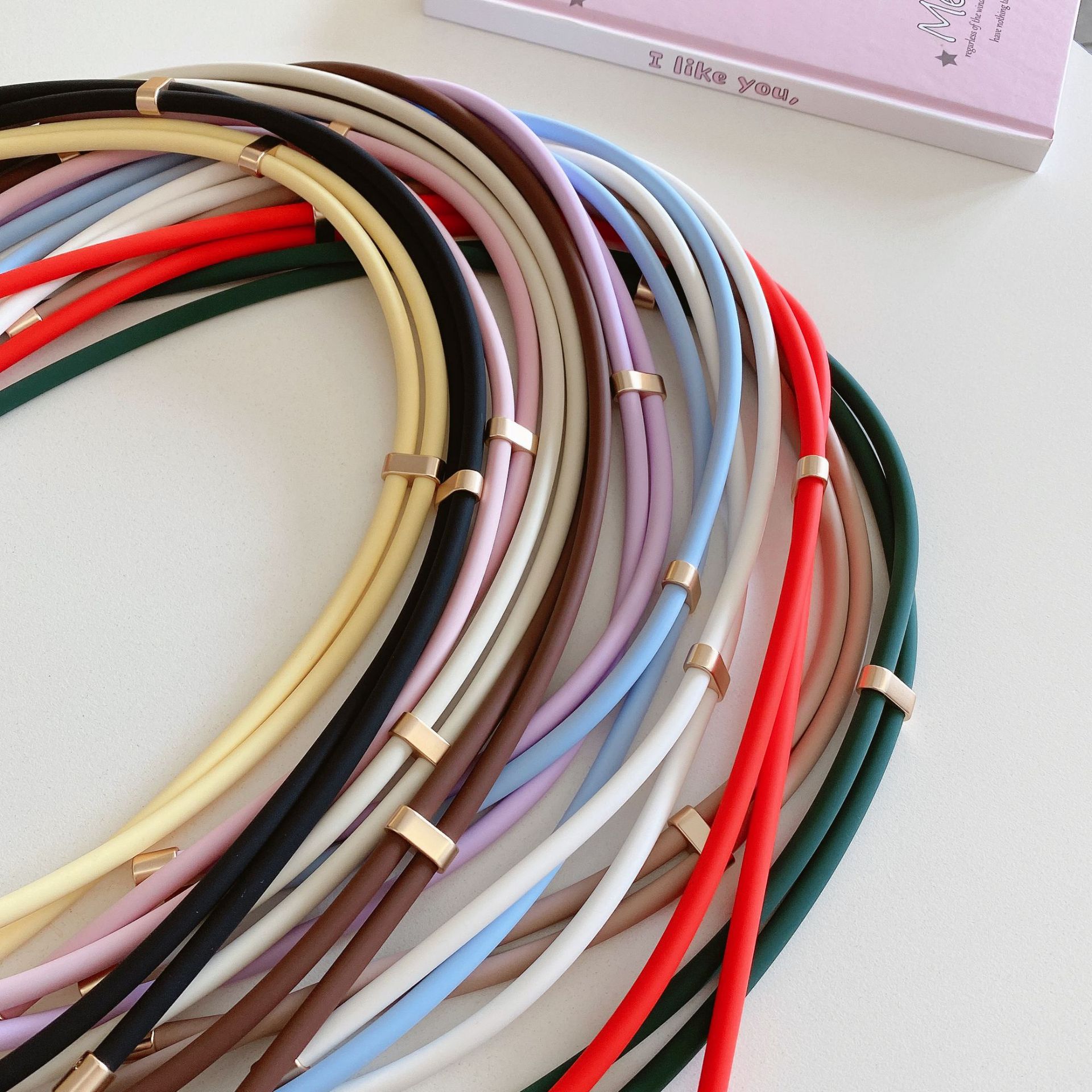 Verdadero silicona líquida universal moda al aire libre cuello de cuello de cuello anti-perdida ajustable para teléfono móvil universal cuello conveniente