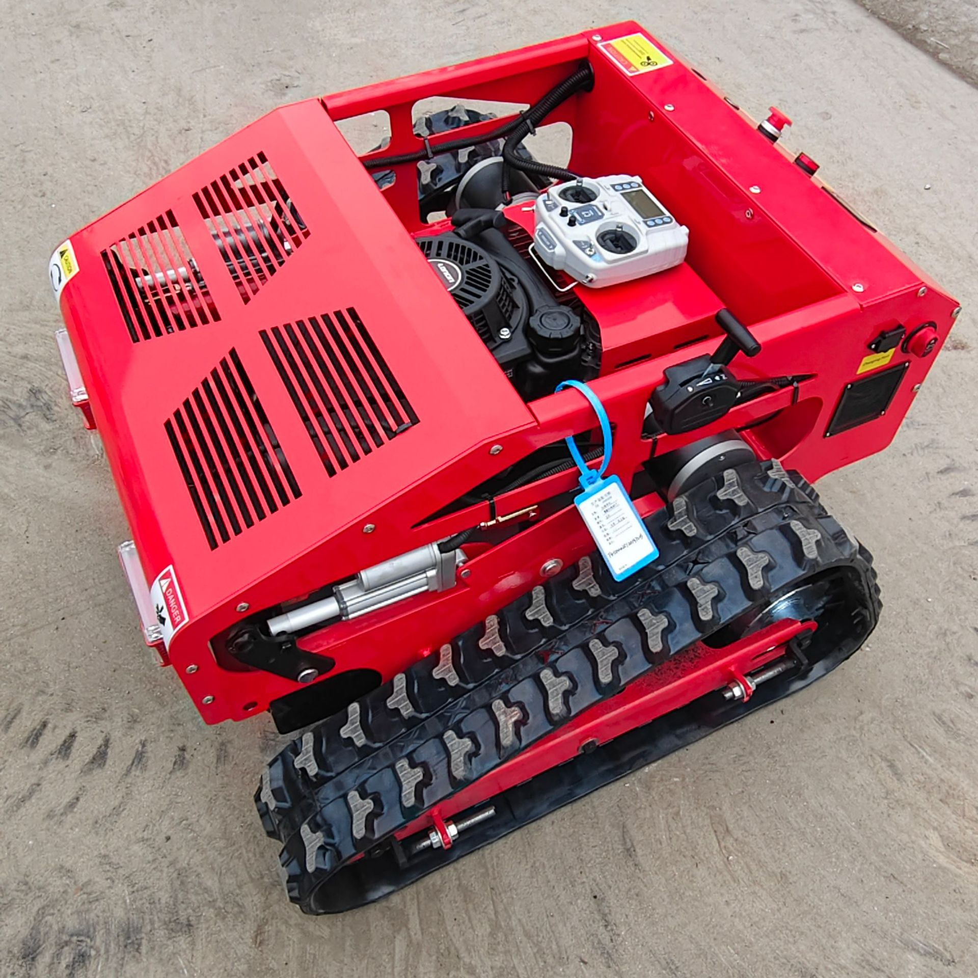 源头工厂智能遥控割草机 履带式农用割草机 家用球场庭院剪草机