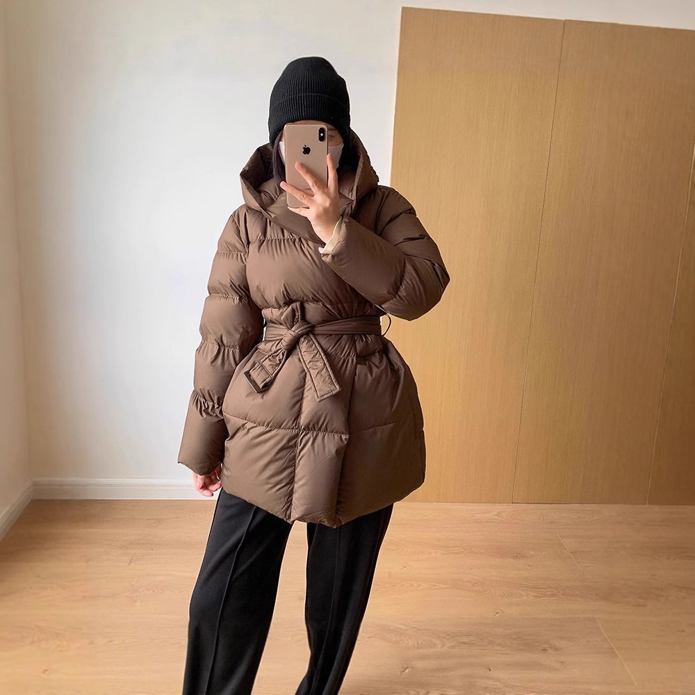 Waist-Slimming Down Jacket For Women, Hooded Short Style, 90% White Duck Down, Thickened, High-End Feel, Elegant Winter_voghion.com
