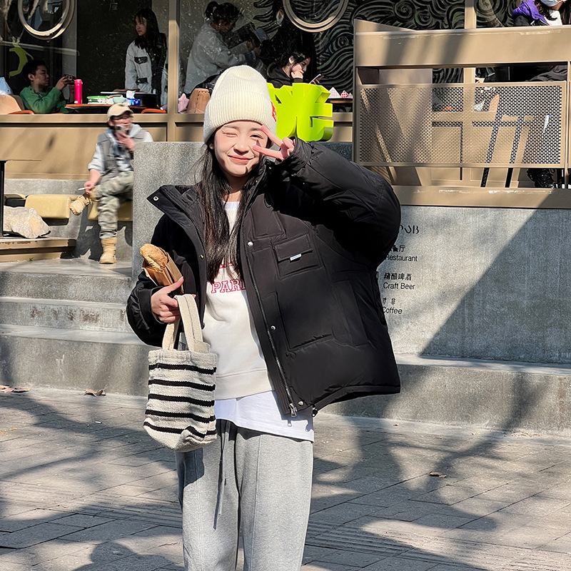 2022 nuevo algodón encapuchado de pluma femenina versión coreana engrosada de algodón de invierno grande chaqueta corta