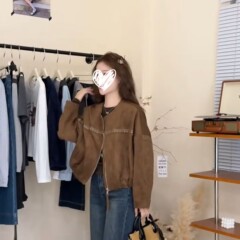 美拉德棕色短款圆领麂皮绒外套女秋2025新款小个子巨好看百搭夹克