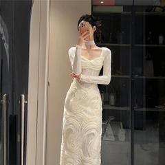 法式浪漫白色肌理感拼接大方领针织连衣裙女秋冬显瘦气质仙女长裙