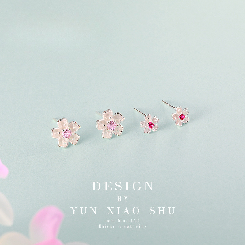 S pure silver Japanese and Korean style sweet girl heart flower earrings small flowers inlaid with pink diamonds cute_voghion.com