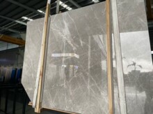 ��Ȼ����ʯ녶����һ�ɫ����ʯ������ԡʯ