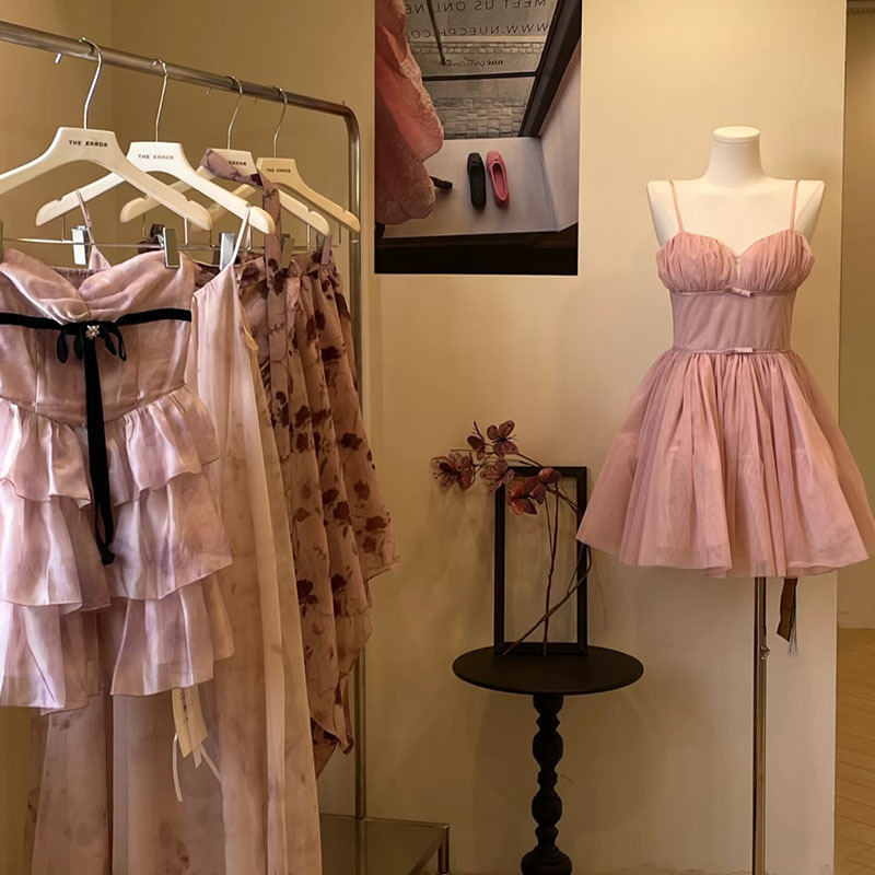 13ライン夏の新しい甘くてスパイシーなサスペンダードレスフレンチフローラルスカートブランド婦人服卸売供給|undefined