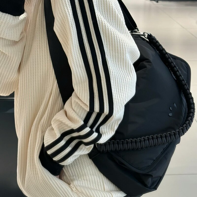 2026 Spring Adidas Originals New Men's and Women's Sports Shoulder Crossbody Messenger Bag, Unisex Large Capacity 2026 Spring Adidas Originals New Men's and Women's Sports Shoulder Crossbody Messenger Bag, Unisex Large Capacity