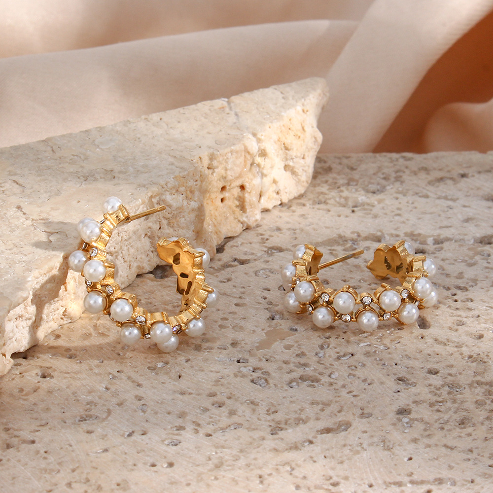 Elegant C-form Inlay Rostfreier Stahl Künstliche Perlen Zirkon Vergoldet Ohrringe display picture 1