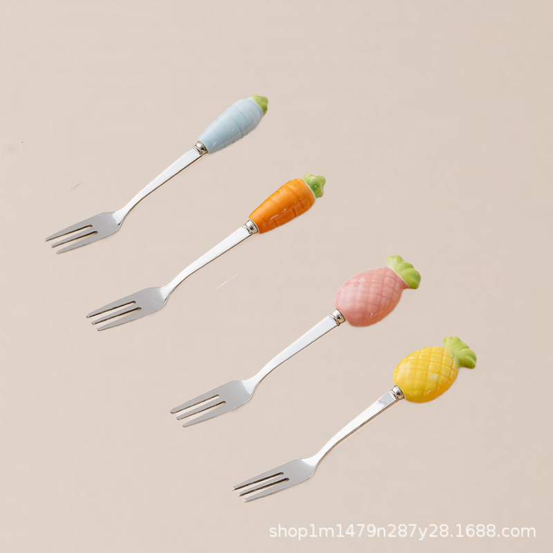304 creativo pastel de acero inoxidable Tenedor de fruta de alta gama lindo niños seguridad fruta palo pequeño tenedor luz colección de lujo