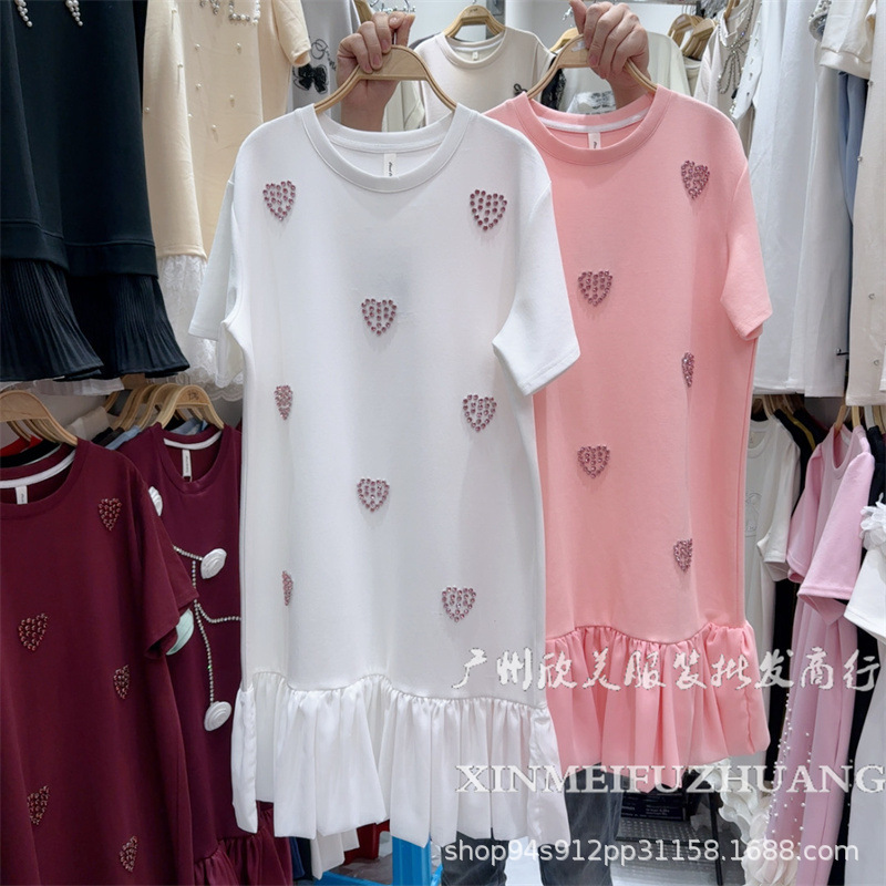 Plus-Size Round Neck T-Shirt Dress with Beading and Rhinestones, Heart-Shaped Short-Sleeve Design, Large Size Women's Clothing, Casual Style Summer Dress