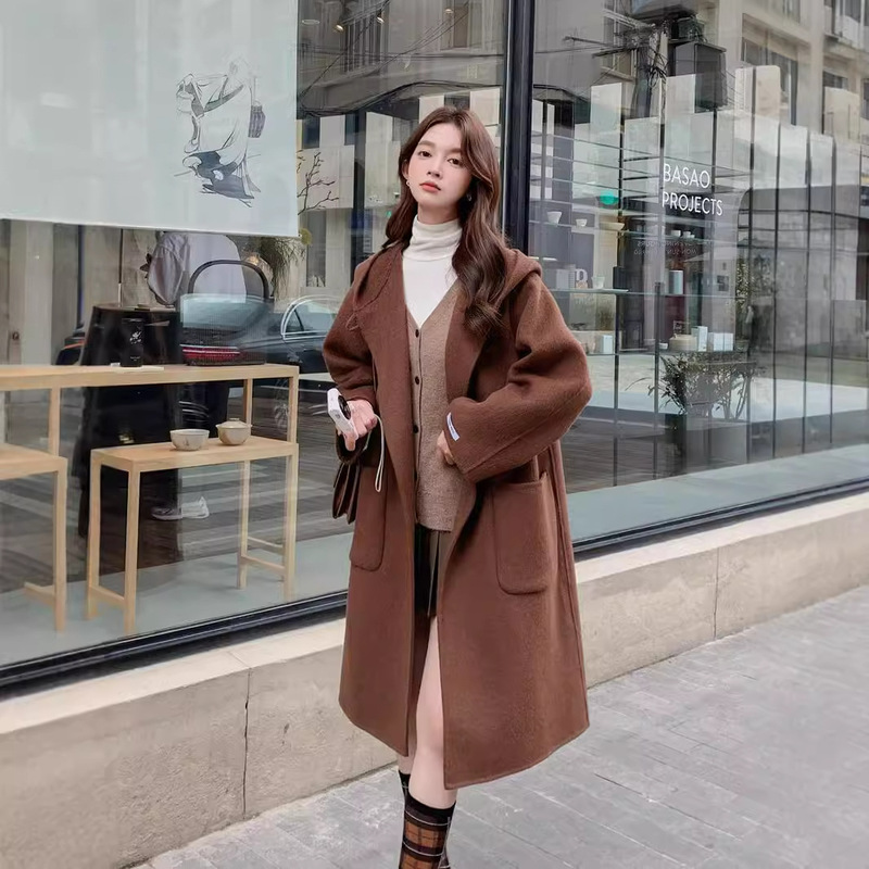 Woolen Coat Women's Autumn and Winter 2024 New Corner Buckle Hepburn Mid-length Hooded Wool All-match Coat