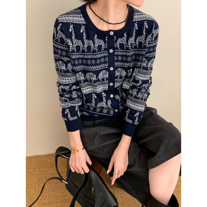 Vintage Jacquard Fine Wool Knitted Cardigan for Women, European Style 2026 Early Autumn New European Fashion Women's Sweater Coat Trend