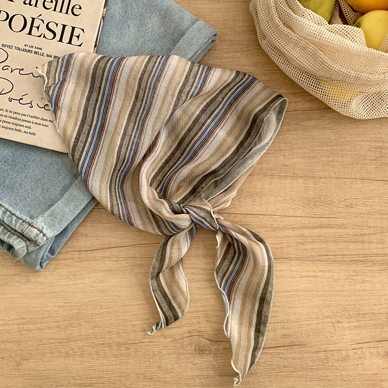 Bufanda de seda nuevo estilo protector para el cuello bufanda para el cuello pequeño y fresco pañuelo floral a cuadros cinturón para el cabello para atar el cabello bufanda triangular multiusos para atar la cintura