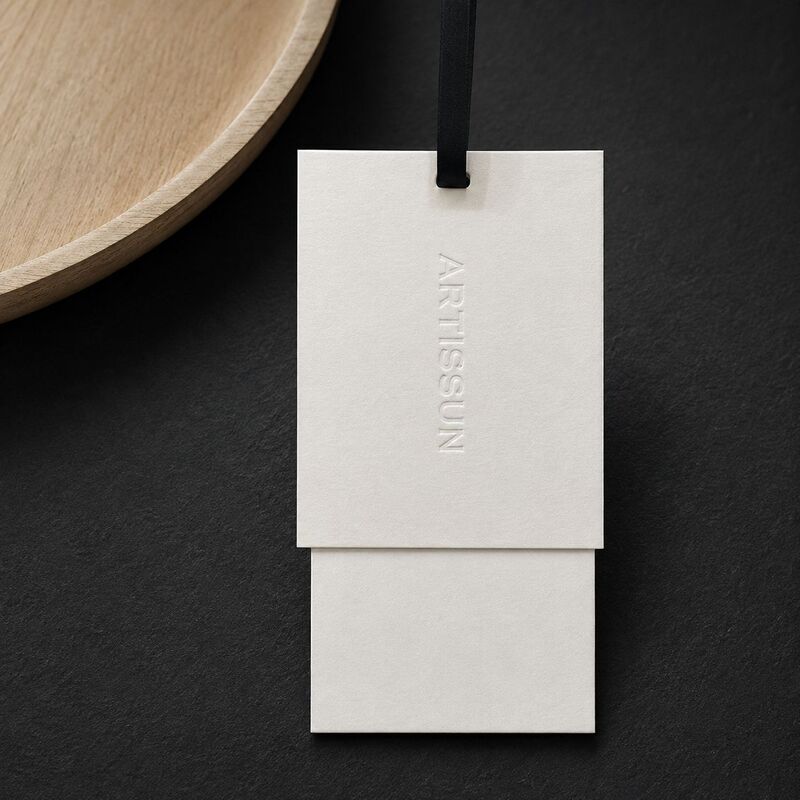 Custom clothing tag printing, direct sales from the manufacturer, supports small-batch customization of tags, free sampling, and can print logos