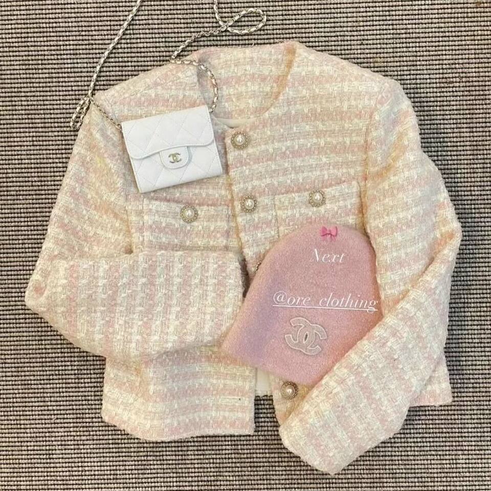Áo khoác cardigan nữ dệt kim dáng ngắn cổ tròn cài khuy ngọc trai tay dài — Màu hồng (bán trực tiếp tại nhà máy)